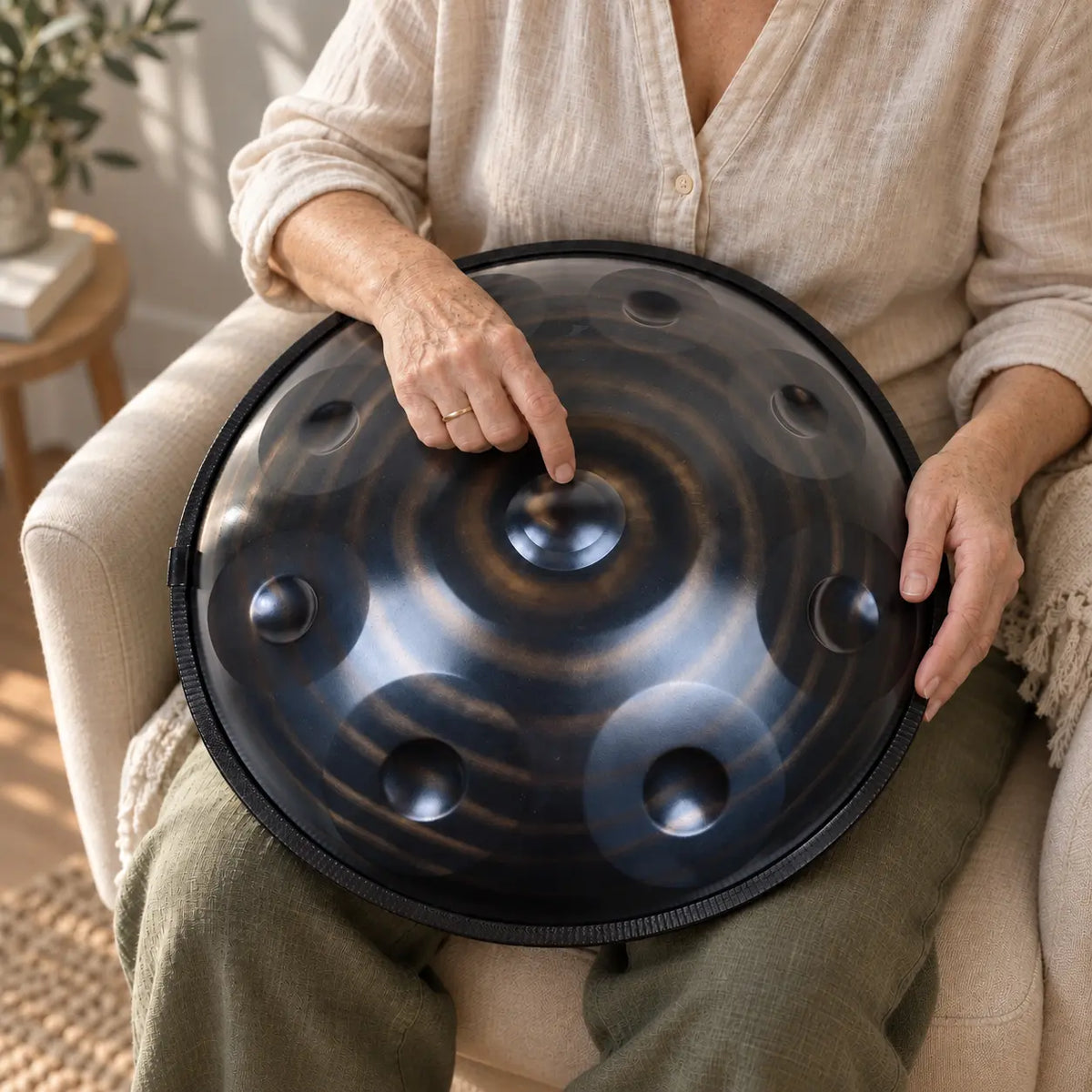 Handpan débutant détail ding central acier inoxydable résonance