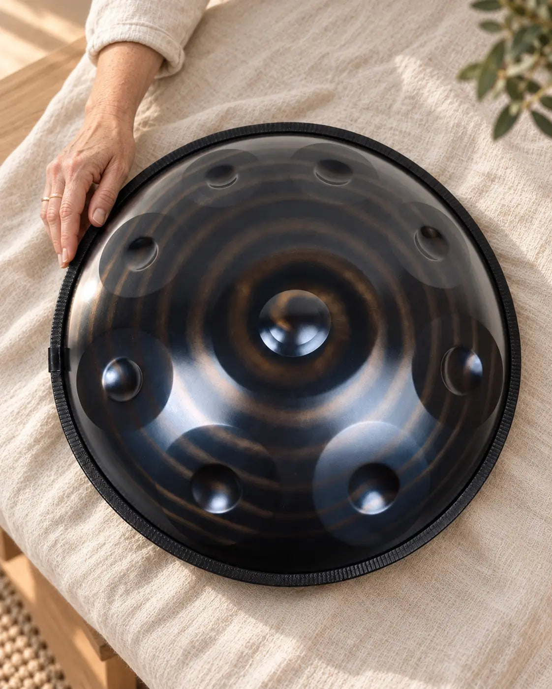 Handpan débutant gamme kurd ré mineur notes accordées à la main